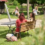 Ad Vineas Gaestehaus Nikolaihof-hotel Garni מאוטרן
