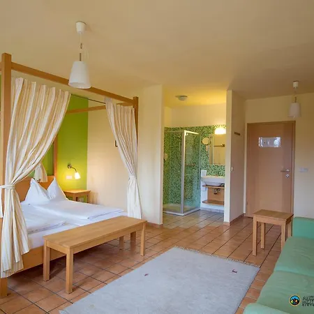 Ad Vineas Gaestehaus Nikolaihof-hotel Garni Hotel