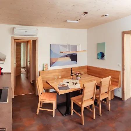 Ad Vineas Gaestehaus Nikolaihof-hotel Garni Отель Маутерн