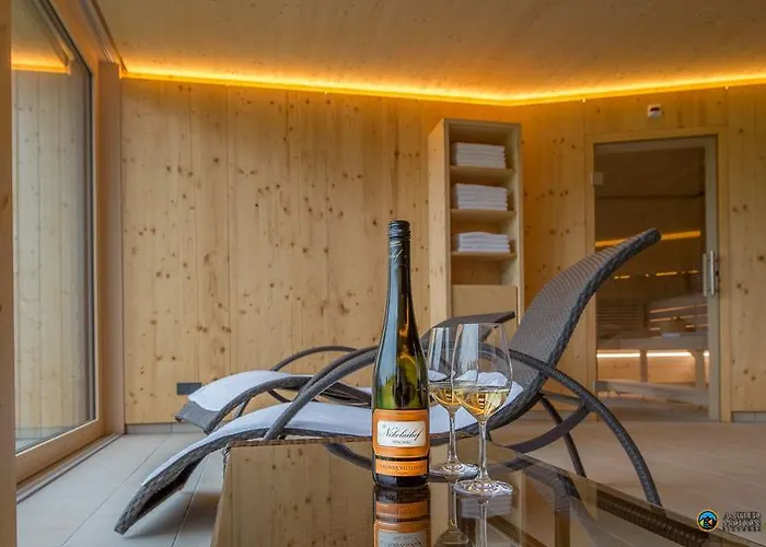 فندق Ad Vineas Gaestehaus Nikolaihof-hotel Garni 4*