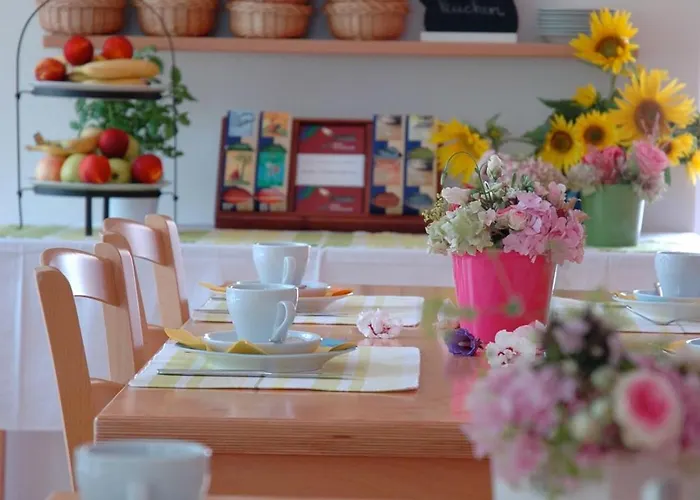 מלון Ad Vineas Gaestehaus Nikolaihof-hotel Garni 4*