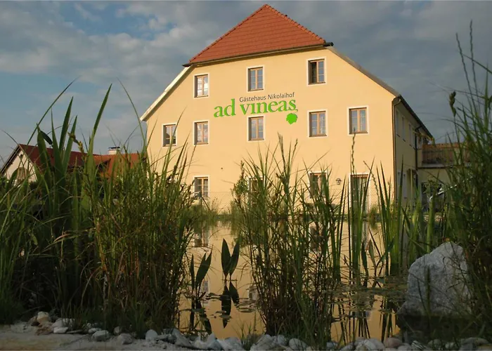 Ad Vineas Gaestehaus Nikolaihof-hotel Garni 4* מאוטרן