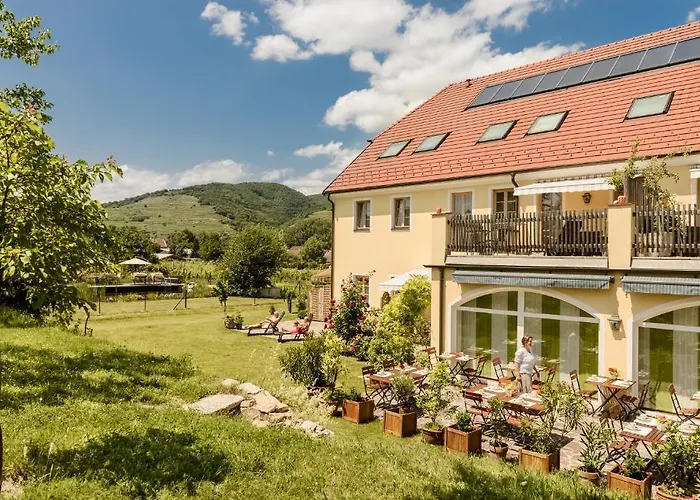 فندق Ad Vineas Gaestehaus Nikolaihof-hotel Garni 4*